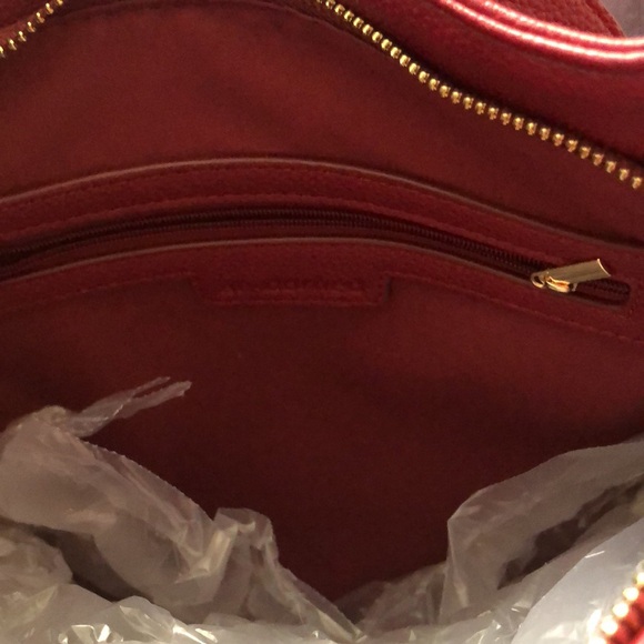 NWT Ahdorned Faux Leather Front Tab Crossbody w/ 2 Fashion Straps - Picture 6 of 9